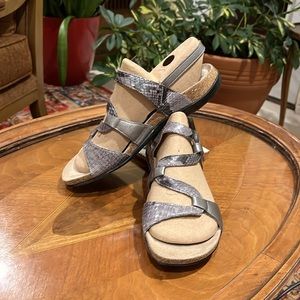 Mephisto Adelie Womens Sandal-Leather Silver Metallic Snake Print Size 9 Euro 40